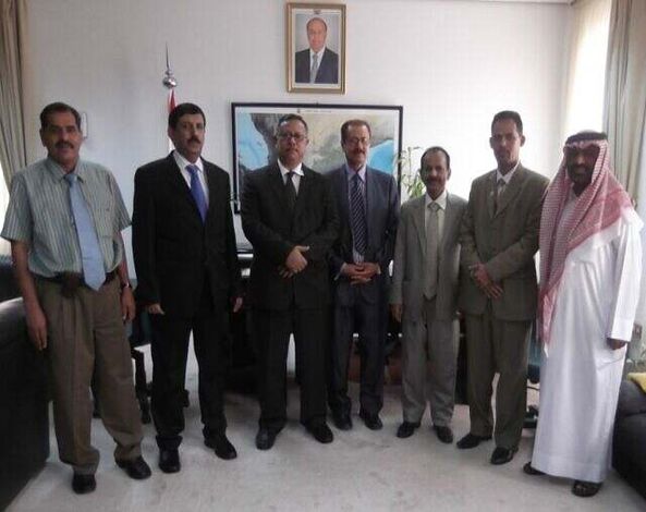 رئيس جامعة عدن يلتقي السفير اليمني بالسعودية