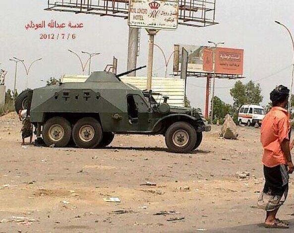 عاجل :قوات أمنية تنفذ حملة اعتقالات طالت العشرات بحي العريش بخور مكسر