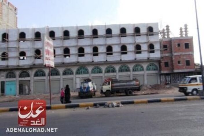 عصيان مدني يشل الحركة في معظم مدن عدن قوات الأمن تطلق النار وتصيب شابين (صور- فيديو)