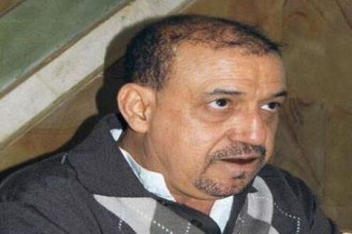القيادي المقرب من الرئيس اليمني السابق (البركاني)  يعترف :  أنا مزايد لعلي صالح ... من قمة رأسي حتى أخمص قدمي