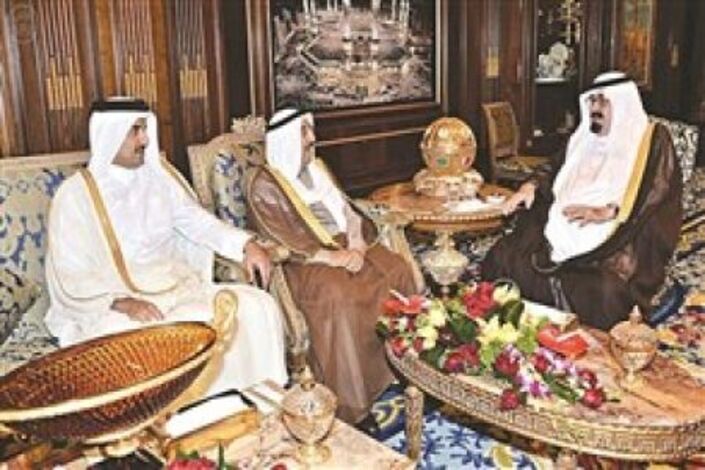 قمة سعودية - كويتية - قطرية مفاجئة لبحث قضايا المنطقة