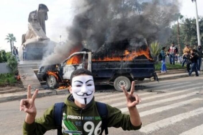 تحولات عنيفة : الأزمة المتصاعدة بين الحركات الطلابية والسلطة في مصر