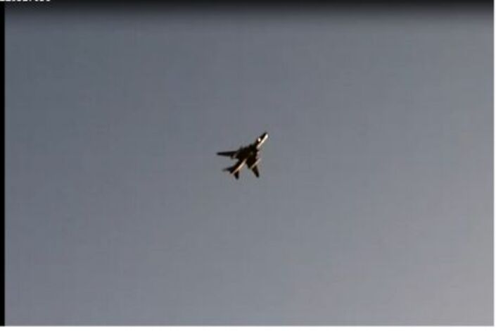 الطيران اليمني يحلق بعلو منخفض فوق شقرة بابين