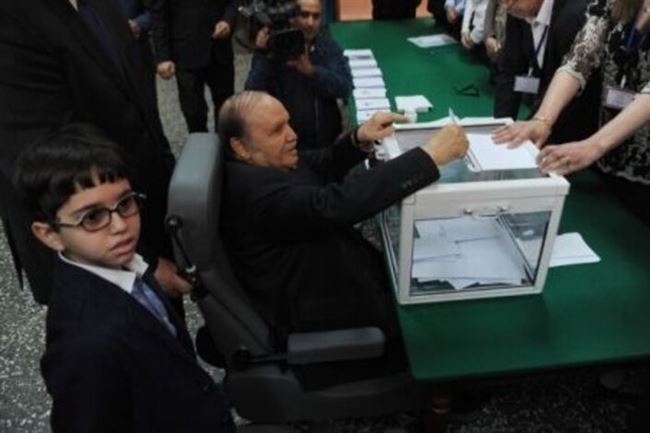 هل يفوز الرئيس الجزائري (المريض) بفترة رئاسية رابعة؟