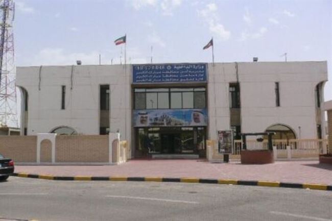الكويت: ملازم أول ومرافقه المدني سلبا يمنيا 500 دينار بمسدس بعد تعطل مركبته على الملك فهد