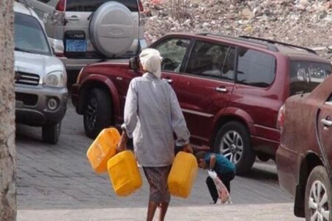 انقطاع المياه والكهرباء يحرم المواطنين بهجة العيد في عدن