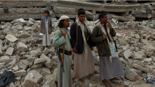 دبلوماسي يمني: فوضى المشهد السياسي وضعف الأحزاب الوطنية واليسار تجعلان اليمن نهبا لمشاريع الإسلام السياسي
