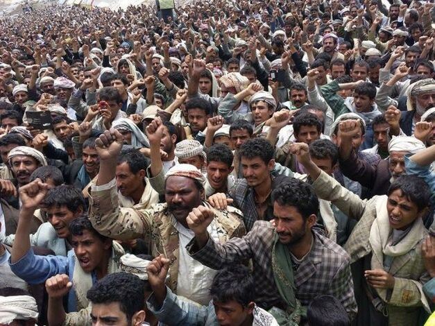 الحوثي يحشد الالاف على اطراف صنعاء والتوتر سيد الموقف