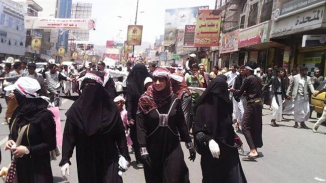 ناشطة يمنية مقربة من الرئيس السابق تبرر موقفها المؤيد لجماعة الحوثي