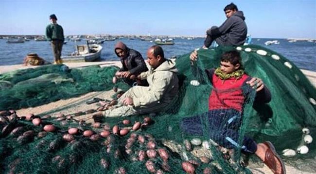إسرائيل تسمح للصيادين في غزة بالابحار لمسافة 6 أميال