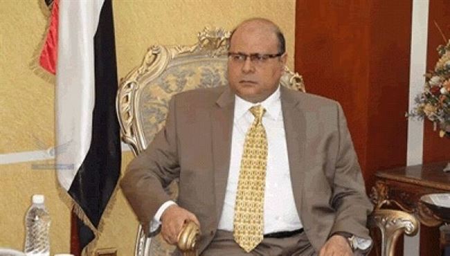 وزير الخارجية يطلع على سير العمل في سفارة اليمن بدولة الإمارات