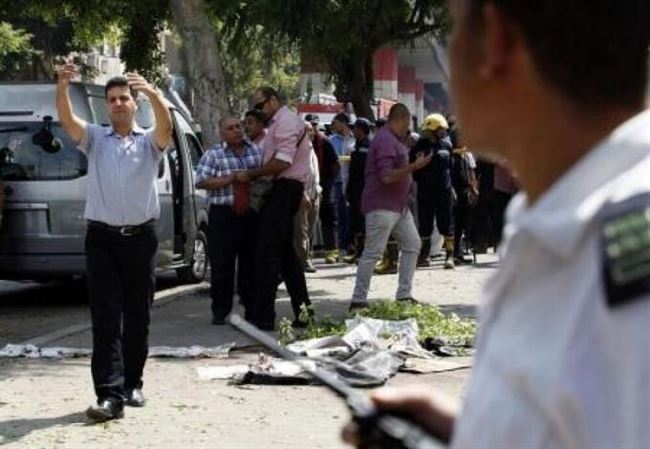 مقتل ثلاثة رجال شرطة في انفجار قرب وزارة الخارجية بمصر