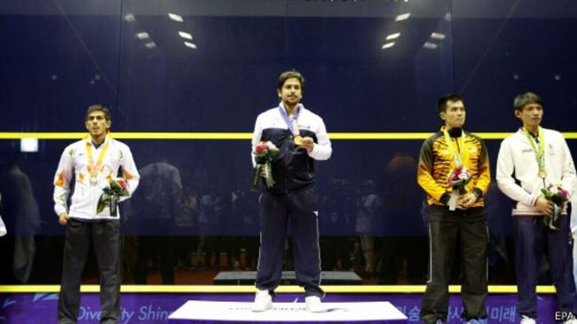 عبدالله المزين يحرز للكويت أول ميدالية ذهبية في الاسكواش