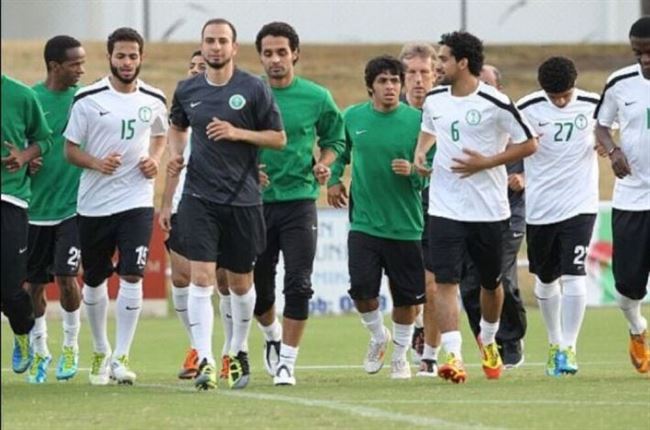 لوبيز يعلن تشكيلة المنتخب السعودي أمام الأوروغواي ولبنان