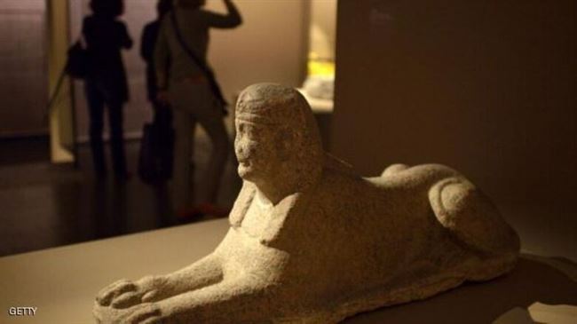 اكتشاف رأس تمثال لأبي الهول في اليونان