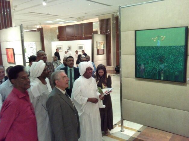 افتتاح معرض " انطباعات" للفنان التشكيلي حسين جمعان في مؤسسة العويس ((صور))