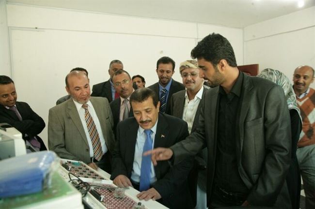 وزير التعليم العالي : الجامعة الإماراتية مثلت إضافة نوعية متميزة للتعليم العالي في اليمن