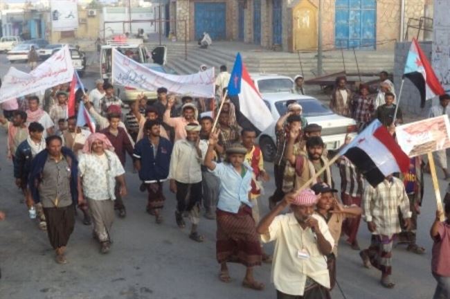متظاهرون بالمهرة يجددون دعمهم لمطالب استقلال الجنوب
