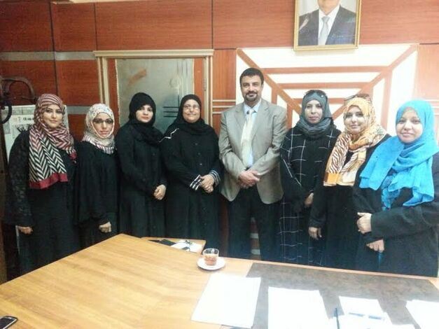 وكيل محافظ محافظة عدن يلتقي بعضوات مخيم صانعات السلام للتعريف بمشروع البيت الآمن لحماية المرأة المعنفة