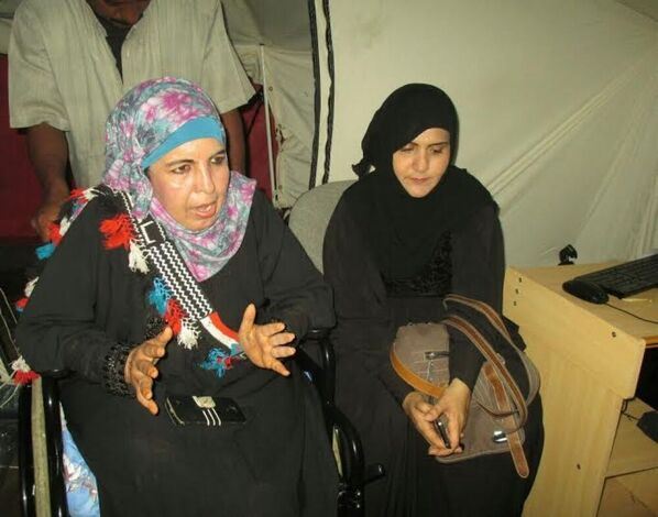 القيادية زهراء صالح وسارة اليافعي تزوران خيمة قناة عدن لايف بساحة الاعتصام وتلتقي بمراسليها