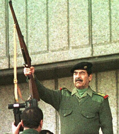 الغرامة لامريكي حاول بيع اسلحة شخصية تعود لاسرة صدام حسين