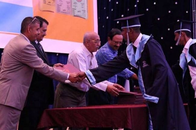 برعاية الشركة الوطنية للإسمنت .. جامعة عدن تحتفي بتخريج 124 مهندس مدني من كلية الهندسة