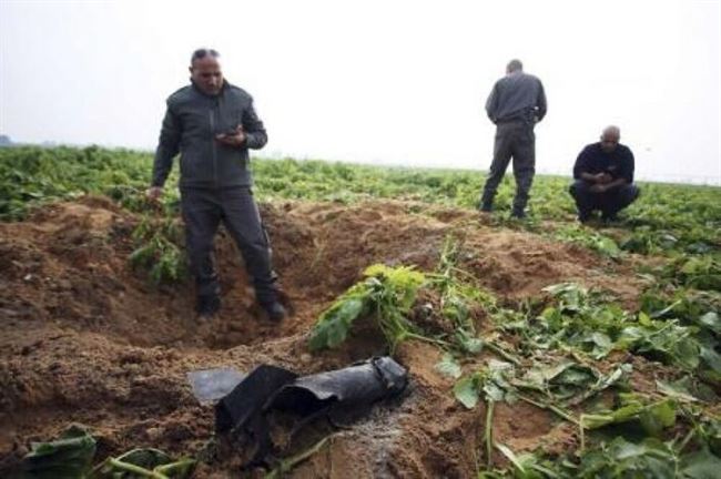 إسرائيل تقصف قاعدة لحماس في غزة بعد سقوط صاروخ في جنوب إسرائيل