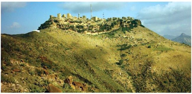 25 قصـراً أثرياً على قمة شاهقة ..القارة اليافعية.. قلعة التاريخ والجغرافيا اليمنية