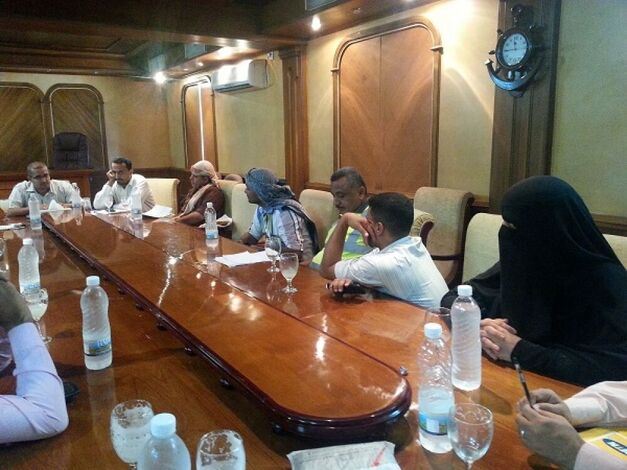 الرئيس التنفيذي لمؤسسة مونئ خليج عدن يلتقي بنقابة عمال الميناء