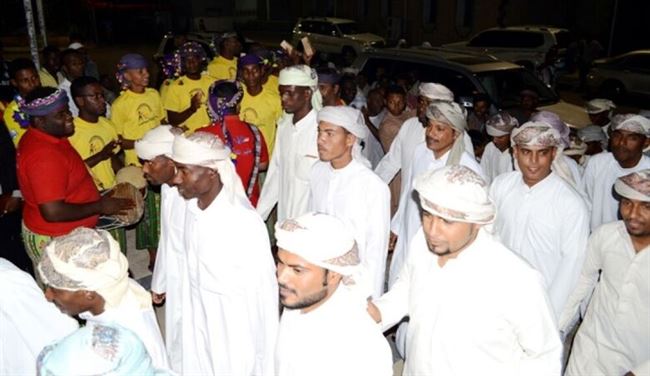 وزير الأوقاف والإرشاد يشارك (كويت الخير) زواجها الجماعي لـ 200 عريس وعروس بالمكلا