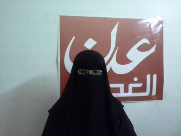 مواطنة من عدن تقول أنها تعرضت لتهديدات بالتصفية وتطالب الأجهزة الأمنية بالحماية