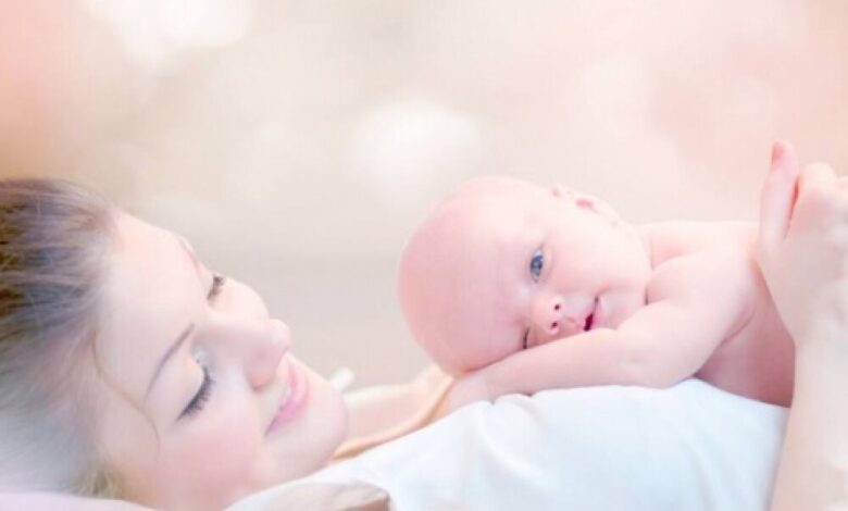 هل تؤثر طريقة الولادة على علاقة الأم بوليدها؟!