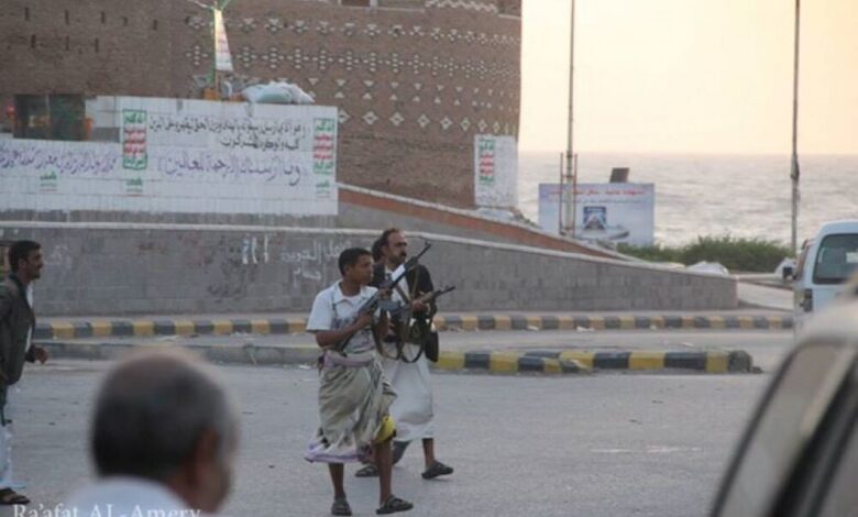 مصدر : مليشيات الحوثي تطلق الرصاص الحي على مسيرة رافضة لهم بالحديدة وتصيب ثلاثة اشخاص
