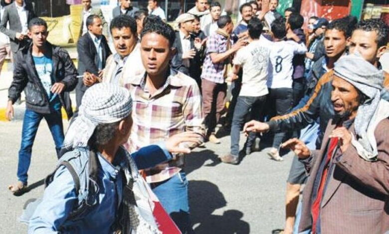 الحوثيون يفرقون تظاهرة ليمنيين في صنعاء ويعتقلون العشرات