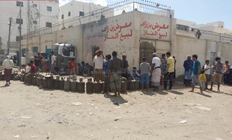 أزمة غاز الطبخ في عدن تستفحل والأهالي يناشدون المحافظ (حبتور)