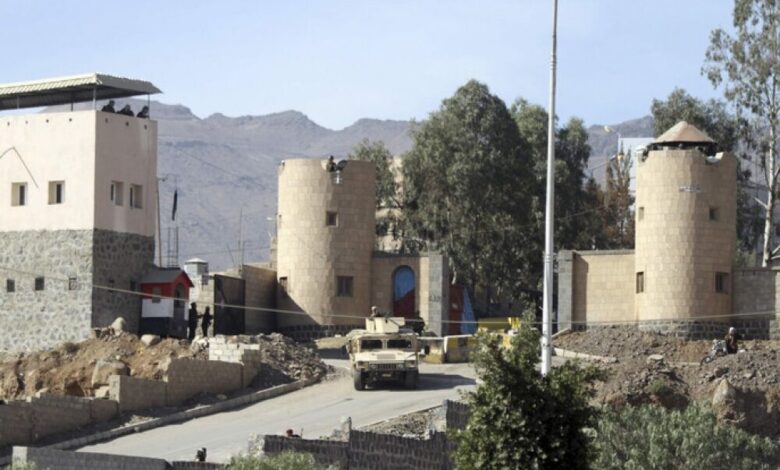 محلل سياسي يمني: مبادرة إعادة عبدربه هادي للحكم «فردية»