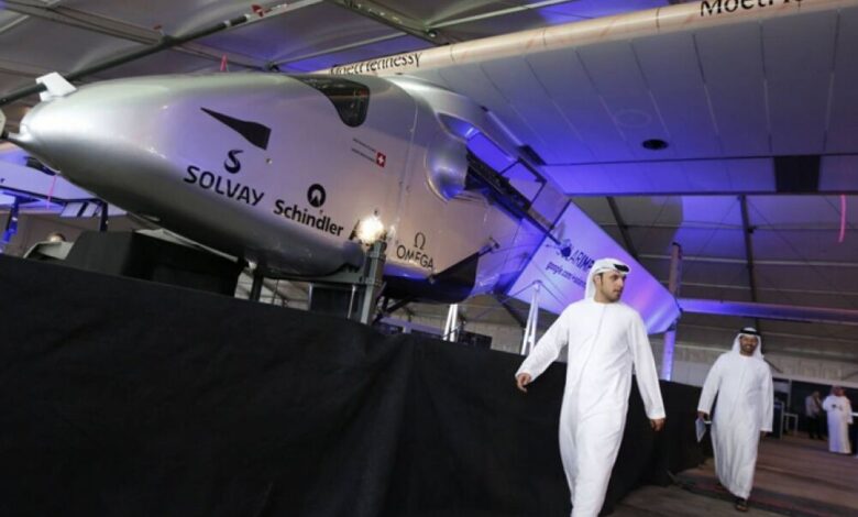 سولار إمبلس تحلق في أبوظبي استعدادا للطيران حول العالم دون وقود