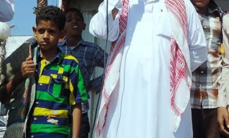 تدهور حالة المعتقل طارق سرور في سجون جماعة الحوثي وزوجته تحمل محافظ الحديدة المسؤولية