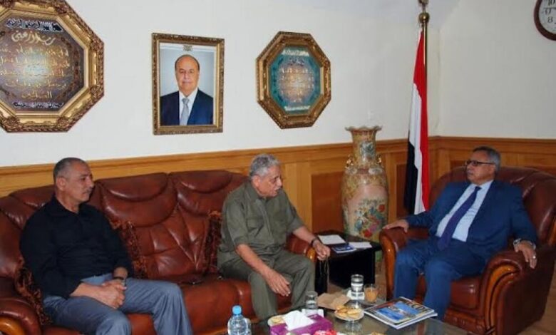 محافظ عدن يلتقي وفد سفارة فلسطين باليمن