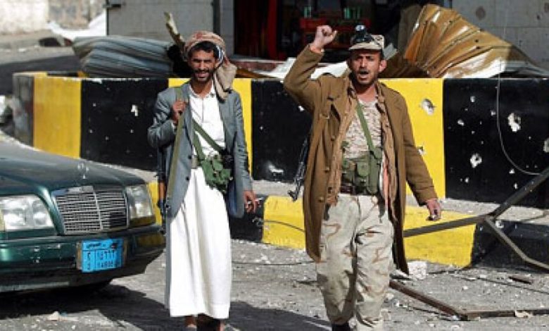 الحوثيون يقتحمون مكاتب قنوات وصحف خاصة بصنعاء ويغلقون قنوات