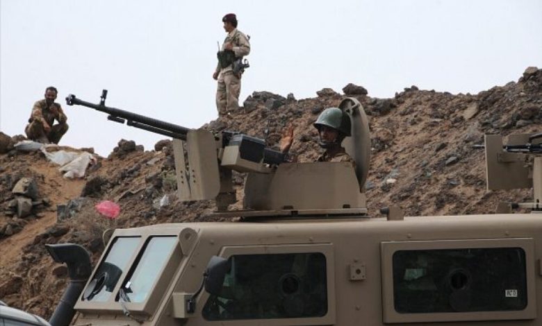 لاجنود جنوبيين في القوات الموالية للحوثيين التي تدفع صوب عدن