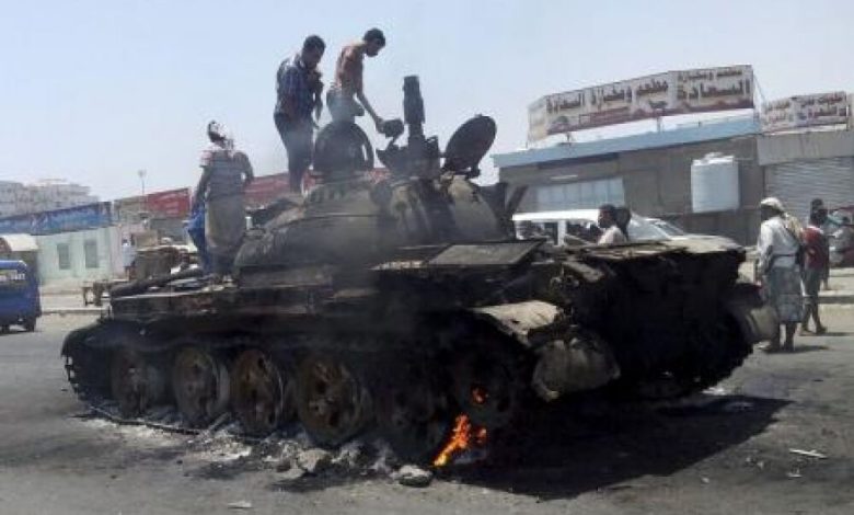 معارك وضربات جوية في جميع أنحاء اليمن والحوار احتمال بعيد