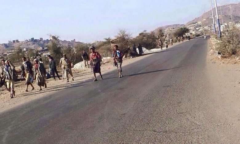 شهو د: هروب جماعي للعشرات من جنود اللواء 33 مدرع بالضالع