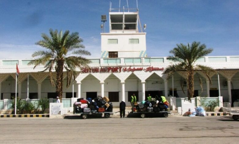 الرحلة الثانية من العالقين بمطار القاهرة يستقبلها مطار سيئون الدولي