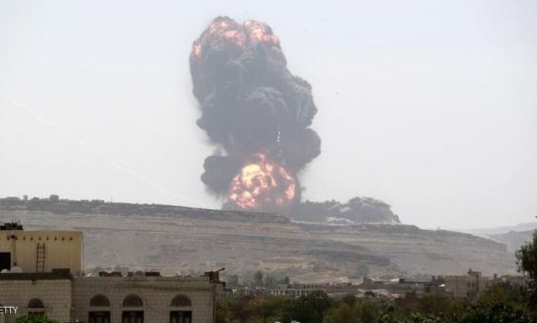 مقتل عشرات الحوثيين وقصف عنيف على صنعاء