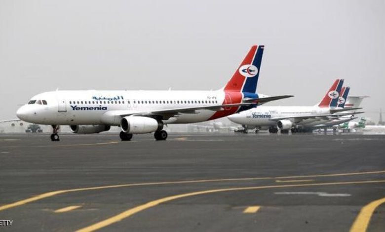 صحيفة خليجية: صراع بين ممثلي الوفد الحوثي حول من يركب الطائرة المتجهة إلى جنيف سبب في التأجيل