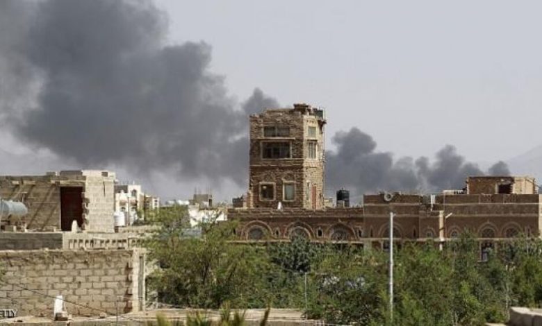 قتلى ومصابون بكمائن وغارات وسط اليمن