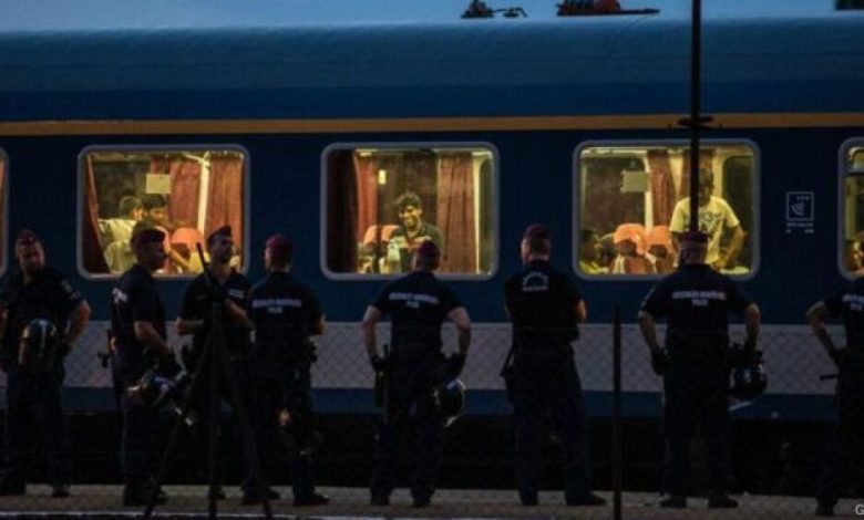 استمرار أزمة قطار اللاجئين في المجر لليوم الثاني