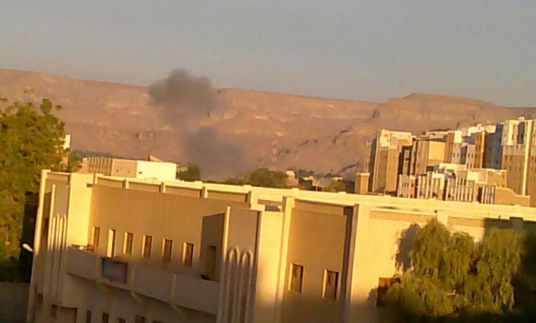 مسلحون يشنون هجوما على نقطة تابعة للجيش غرب شبام ودوي انفجارات