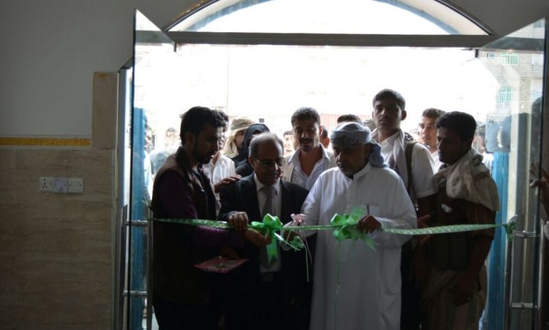الهلال الأحمر تفتتح مشروع تأهيل وتأثيث سكن طلاب شبوة في محافظة عدن .